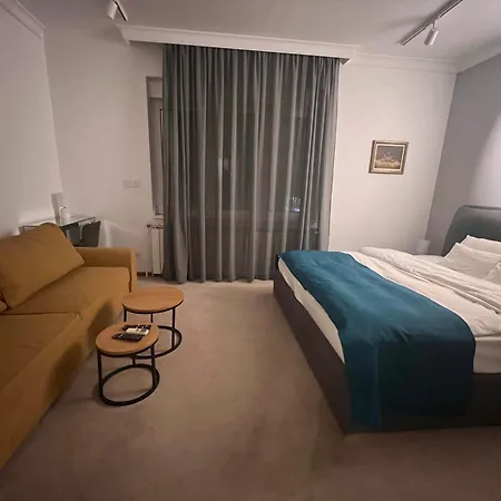 Town Place Charlie Apartment Belgrade