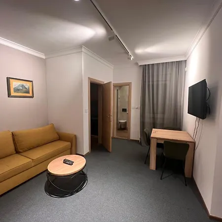 Town Place Charlie Apartment *